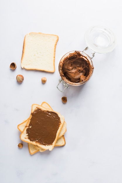 Toast à la crème au chocolat