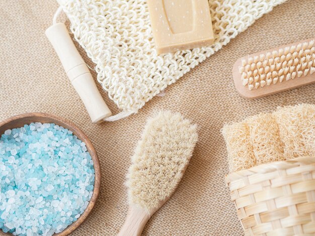 Top view spa produits et brosses