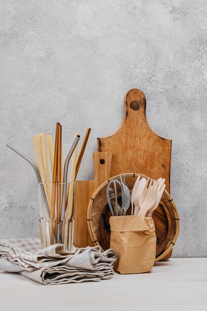 Torchon de cuisine et objets en bois