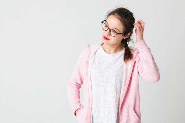 Tourné dans le studio de jeunes femmes asiatiques