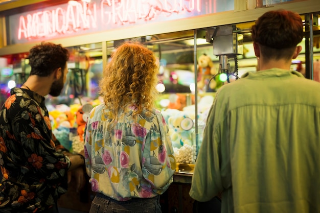 Tournée de jeux en soirée avec de jeunes amis