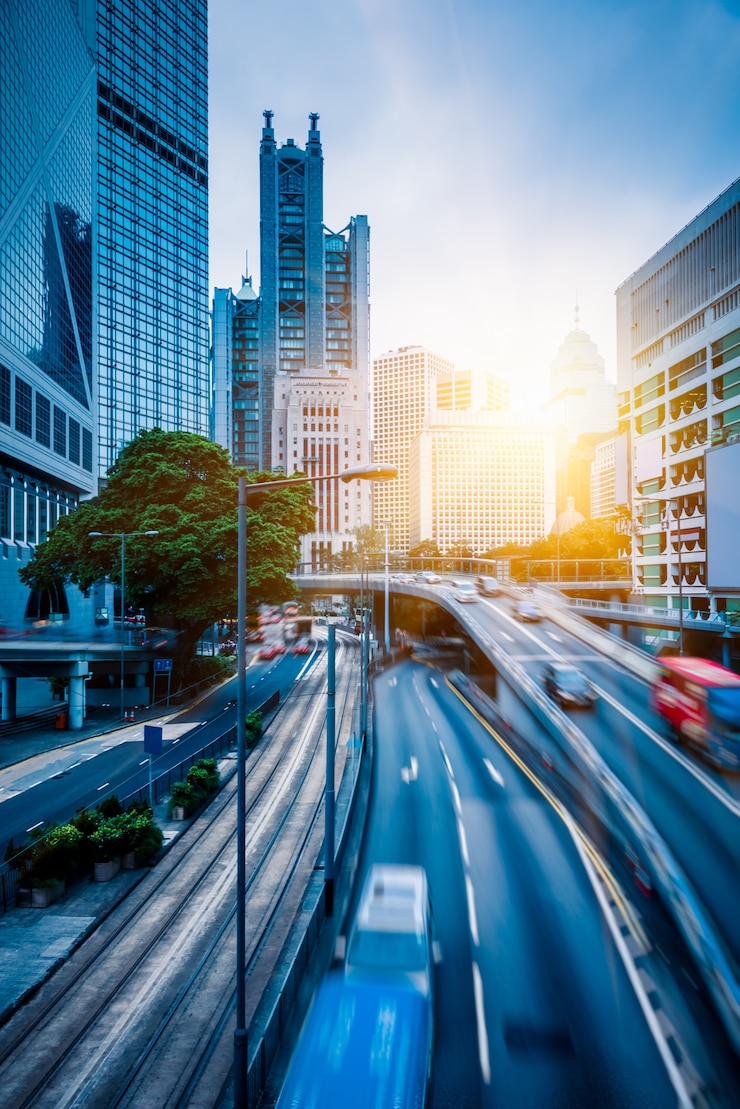 Photo gratuit trafic urbain avec paysage urbain
