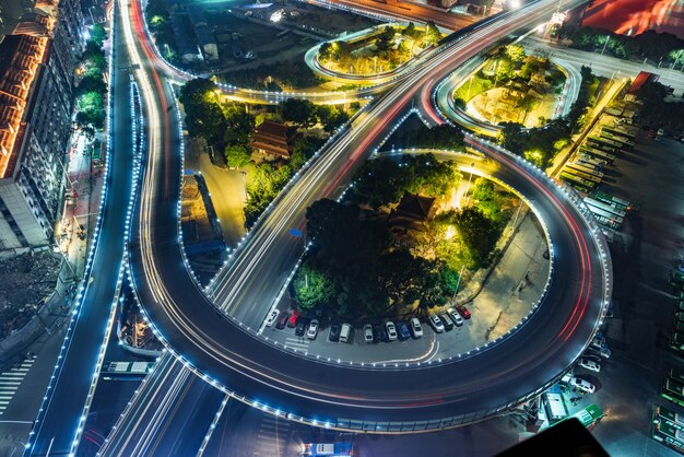 Trafic urbain avec paysage urbain