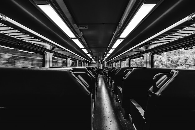 Train en noir et blanc