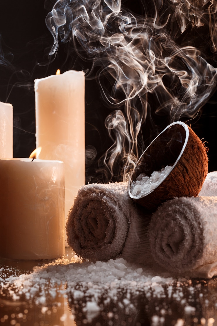 Photo gratuit traitement de spa sur une surface sombre