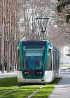 Photo gratuite tramway dans la rue