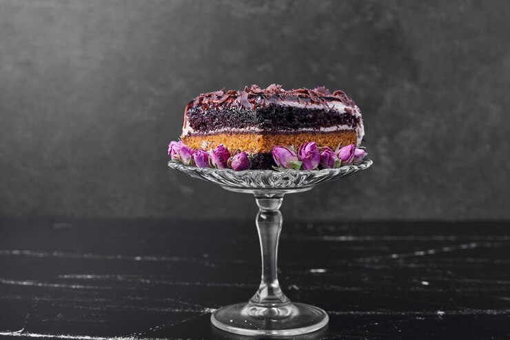 Photo gratuit une tranche carrée de gâteau au fromage au chocolat.