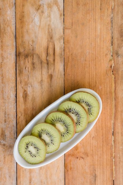 Photo gratuite tranche de kiwi