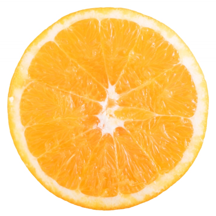 Photo gratuit tranche d'orange fraîche isolée
