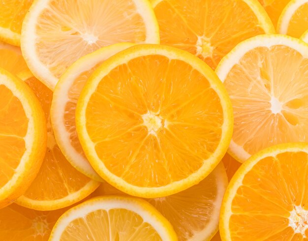 Tranches de citron et de citron vert
