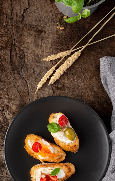 Tranches de vue de dessus de bruschetta