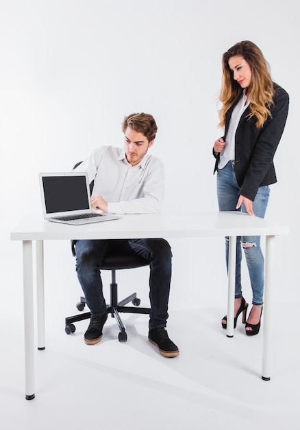 Travail acharné au bureau