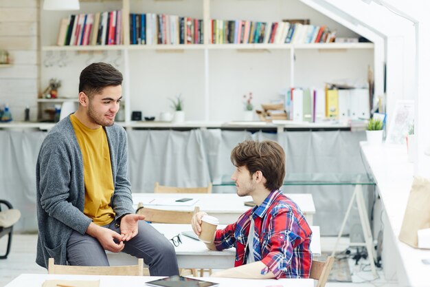 Travail d'équipe avec de nouvelles idées créatives