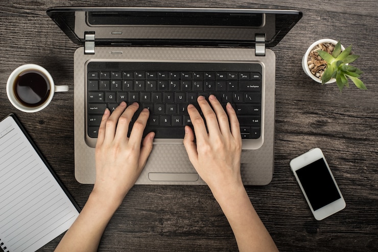 Photo gratuit travailler au bureau