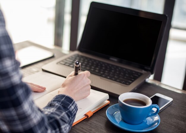 Travailler au bureau