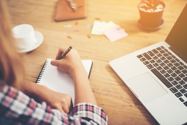 Travailler au bureau