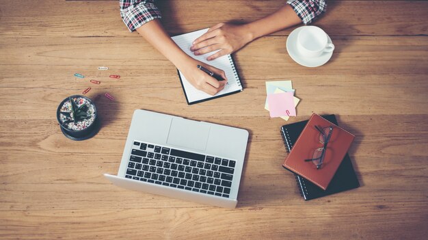 Travailler au bureau