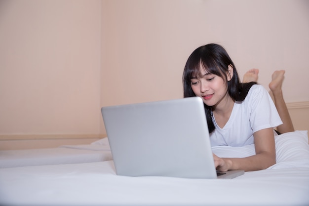 Travailler dur, même le matin au lit, est la clé du succès