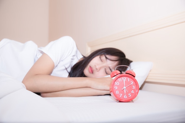 Travailler dur, même le matin au lit, est la clé du succès