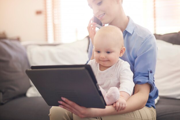 Être maman, c'est trouver un équilibre entre la maison et l'entreprise