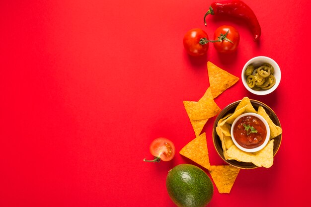 Tremper des chips de nacho