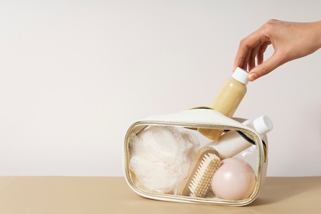 Trousse de toilette avec rangement de produits