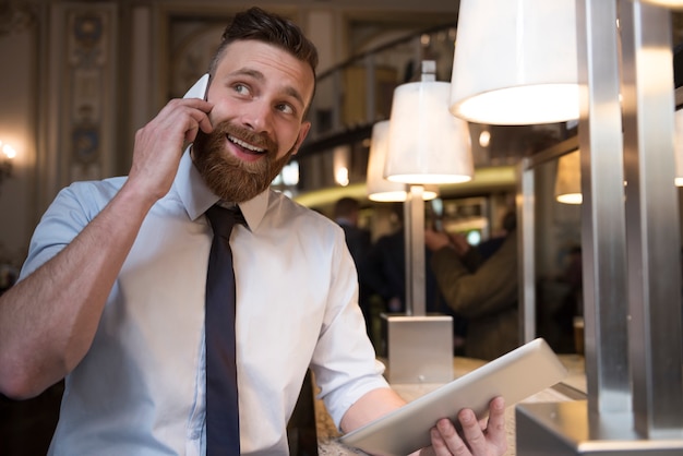 Trouver de nouveaux clients n'est pas un problème pour lui