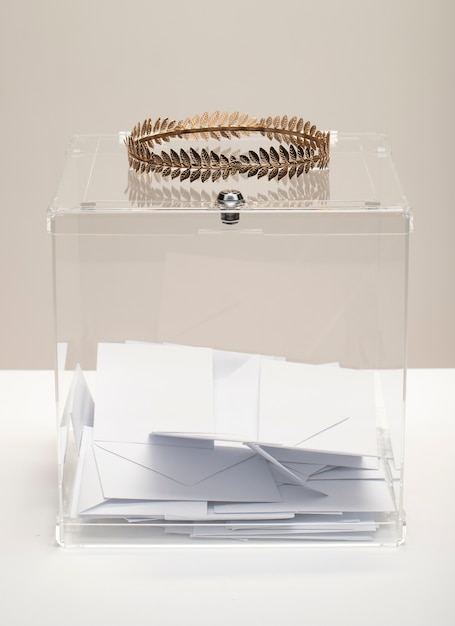 Urne transparente haute vue avec couronne