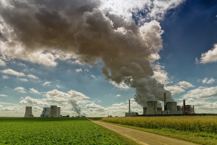 Photo gratuit usine de fumage pendant la journée