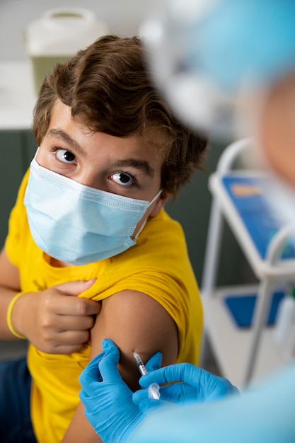 Photo gratuite vaccin contre le covid pour lutter contre la maladie