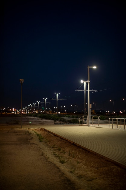 Veilleuses floues dans la ville