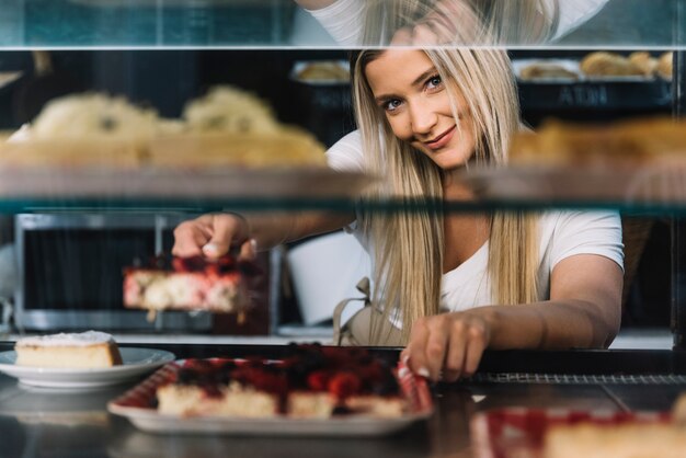 Vendeuse, tenue, pâtisserie