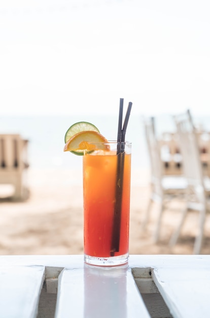 Verre à cocktail aux fruits au café