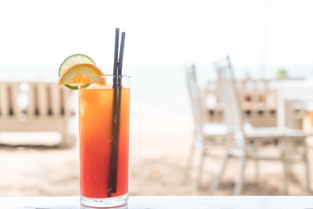 Verre à cocktail aux fruits au café