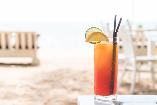 Verre à cocktail aux fruits au café