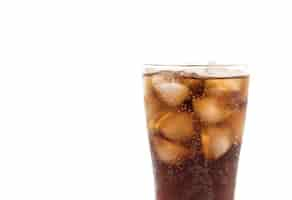 Photo gratuite verre de cola avec de la glace