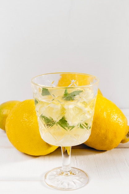 Verre avec limonade fraîche