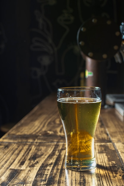 Verre rafraîchissant à bière avec copie