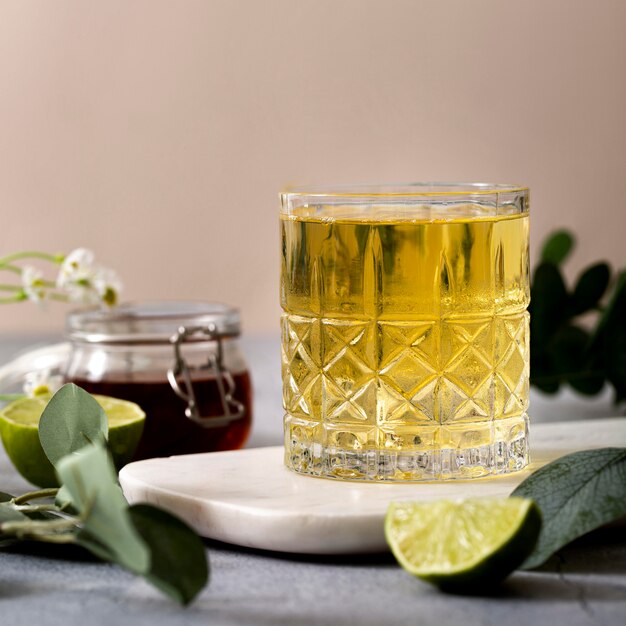 Verre à whisky au citron vert