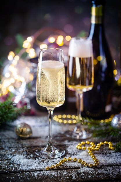 Verres de champagne de Noël