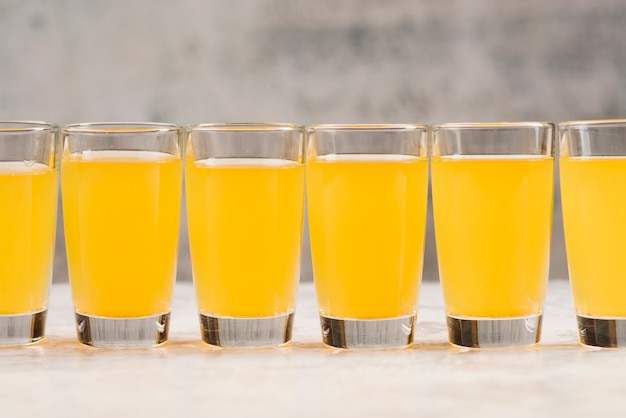 Verres grand angle avec limonade