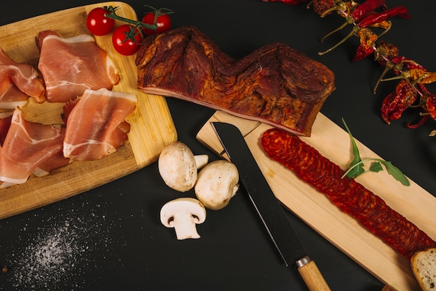 Viande et légumes pour la cuisine méditerranéenne