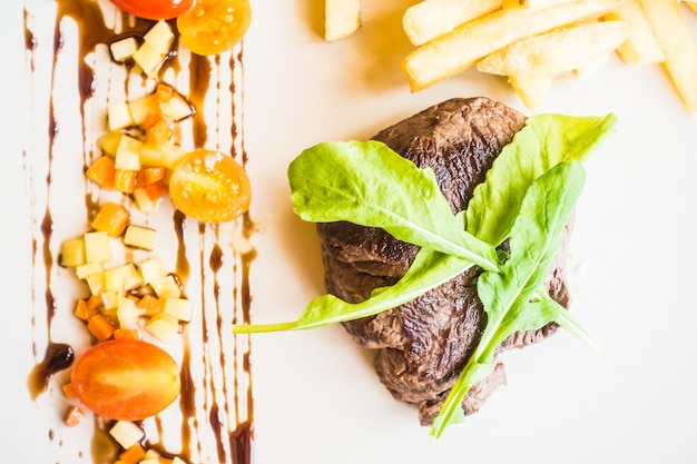 Photo gratuite viande steak de boeuf