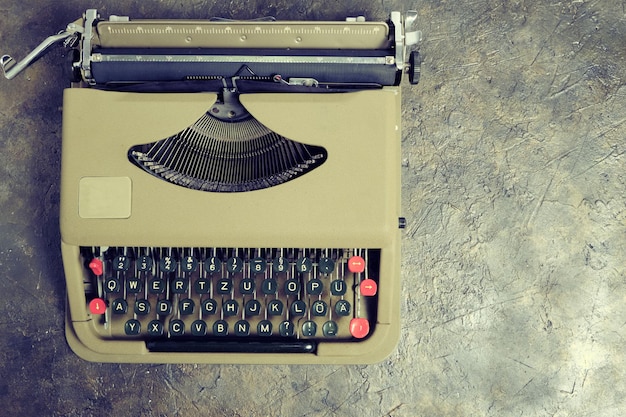 Vieille machine à écrire vintage .la vue depuis le haut.