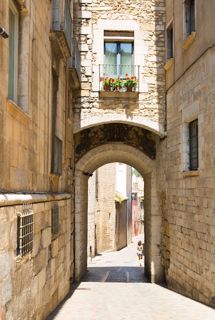 vieille rue de la ville européenne. Gérone