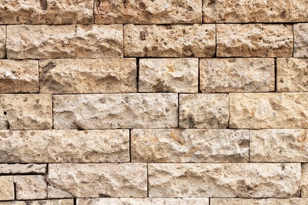 Vieux mur de briques dans les rues urbaines