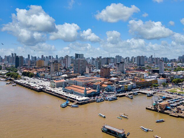 ville asiatique avec front de mer