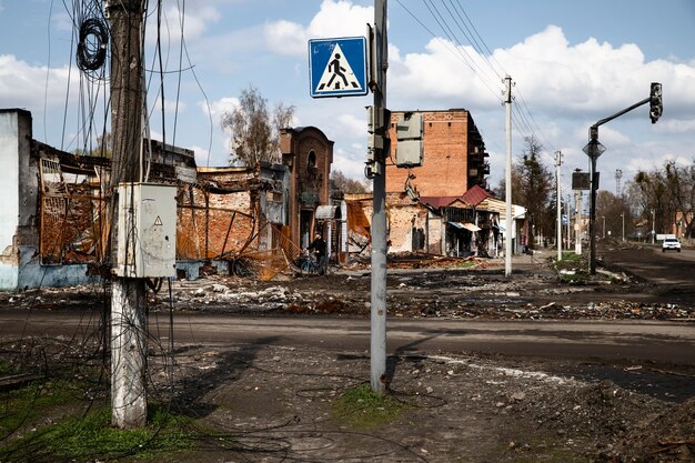 Ville endommagée guerre russe en ukraine