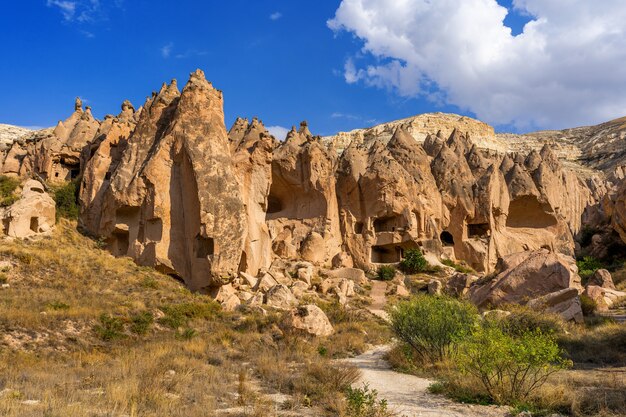 Ville troglodyte dans la vallée de Zelve, Cappadoce en Turquie.