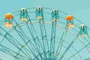 Photo gratuite vintage grande roue dans le parc